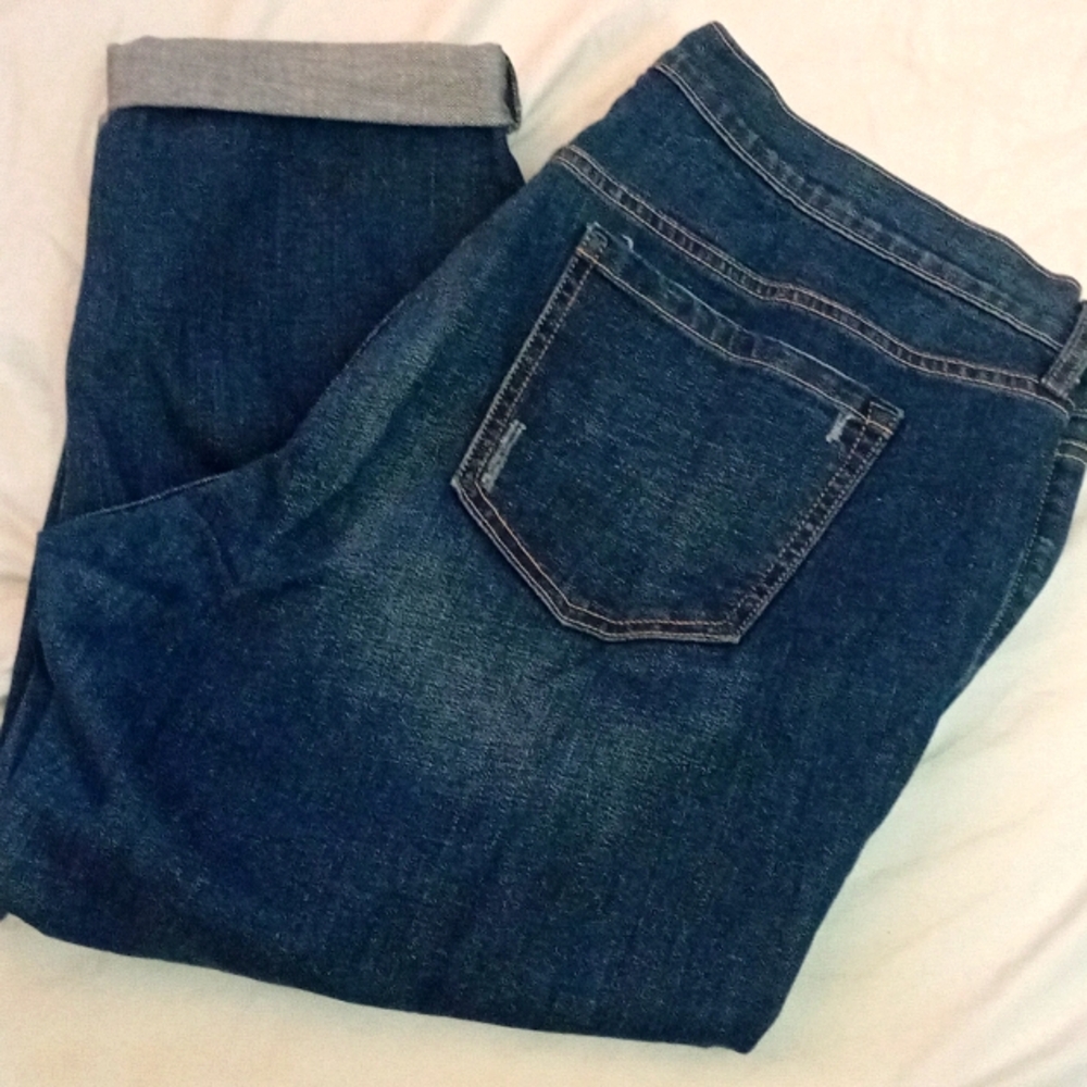 Womans Old Navy Crop Jeans  Blue Jeans 18